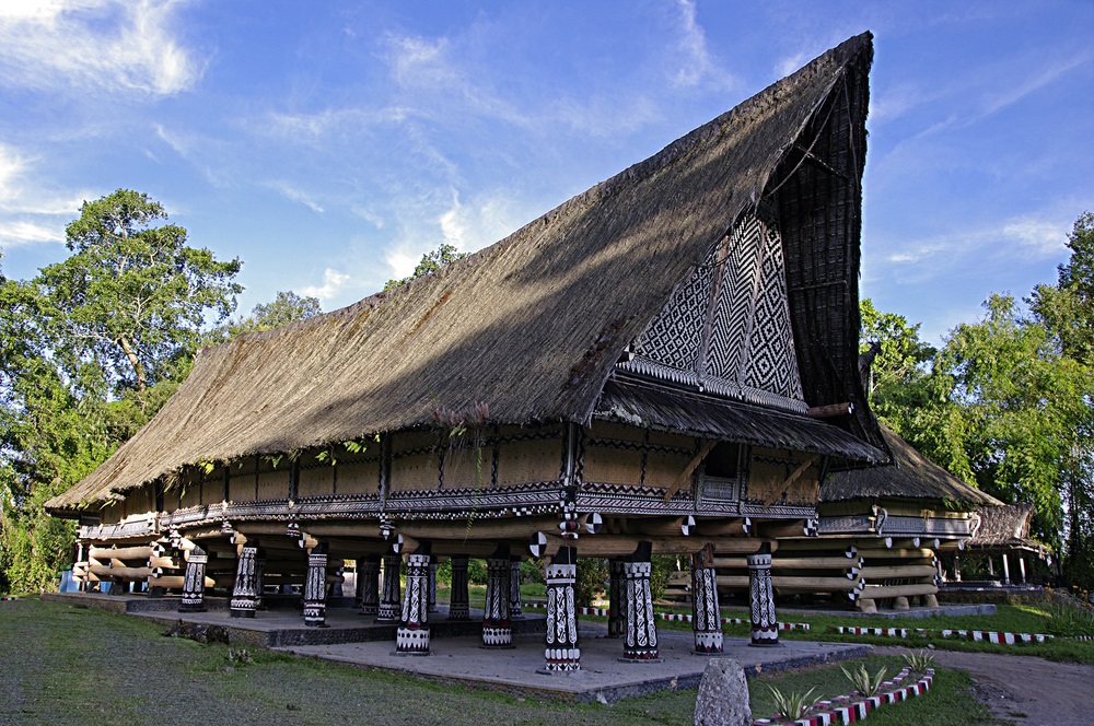 Arsitektur Vernakular Keberagaman dalam Kesederhanaan